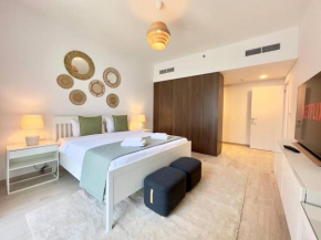 Dar Vacation - Bright & Stylish 2 BR with Pool View, Near Burj AlArab